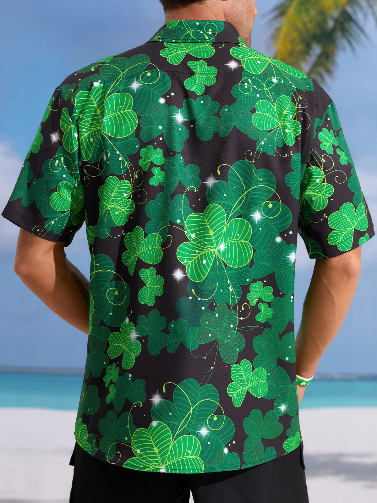 Hardaddy Hawaiian Button Up Shirt for Men Green St. Patrick's Day Lucky Clover Gold Coins Beauty Regular Fit Short Sleeve Shirt St Paddy's Day Shirt