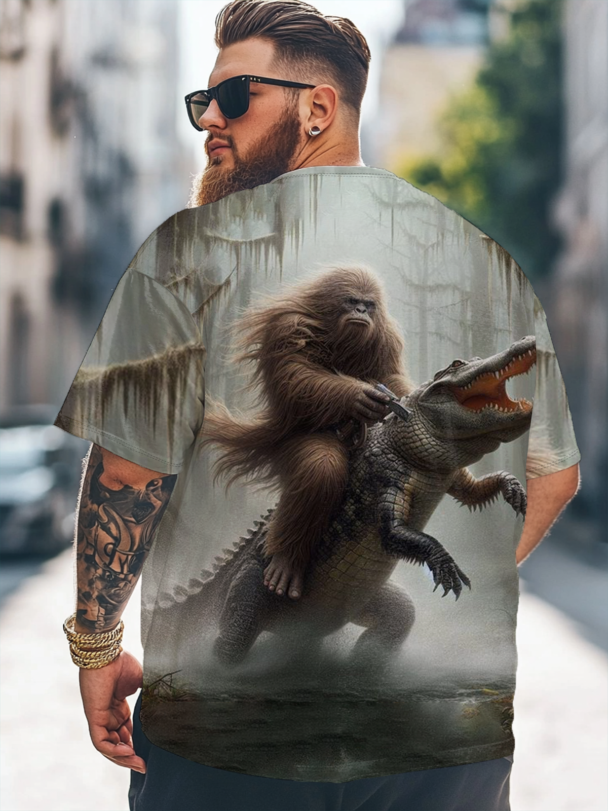 Big Size Men's Bigfoot vs Alligator Loose T-shirt
